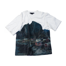  Oversized, unisex t-shirt with 'Scandinavian landscape' print (White)