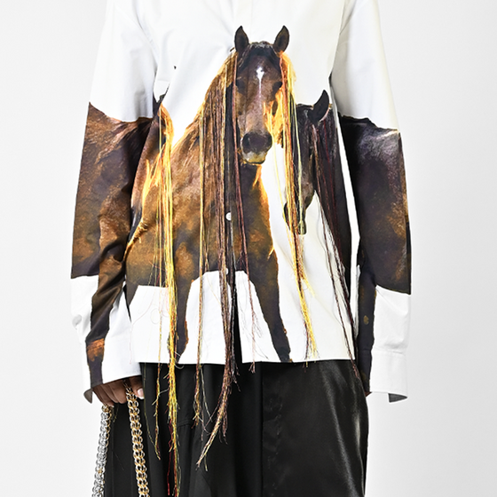 Horse printed cotton shirt with hanging silk threads