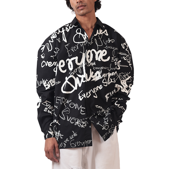 Oversized unisex shirt with 'everyone sucks' all-over print (Black)