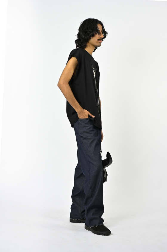 Hand-embroidered canine top with hanging silk threads (Men's) - Black