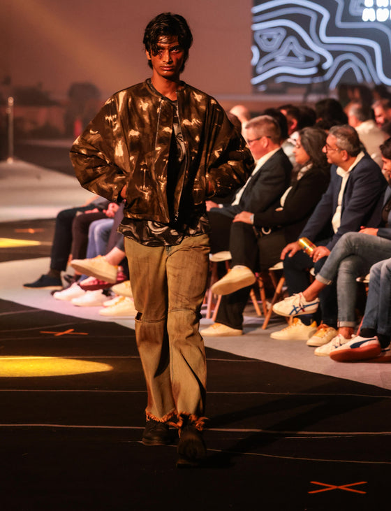 War roses puffer jacket