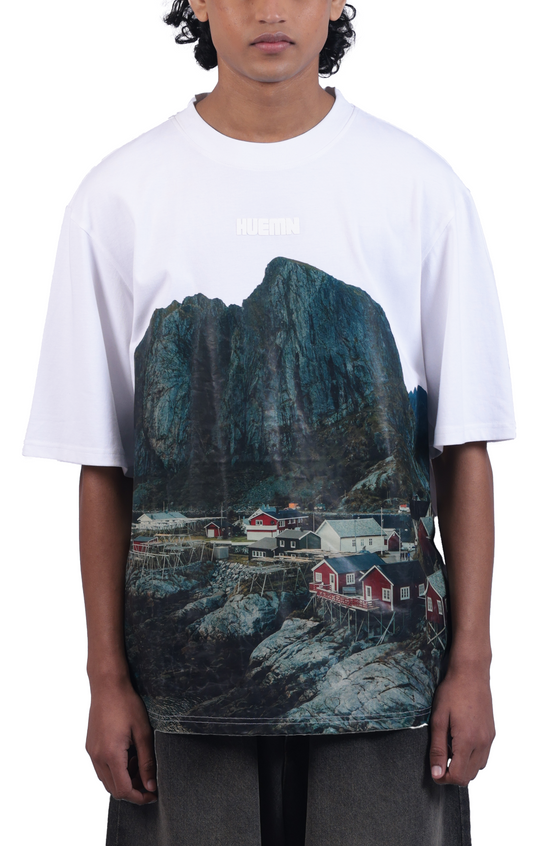 Oversized, unisex t-shirt with 'Scandinavian landscape' print (White)